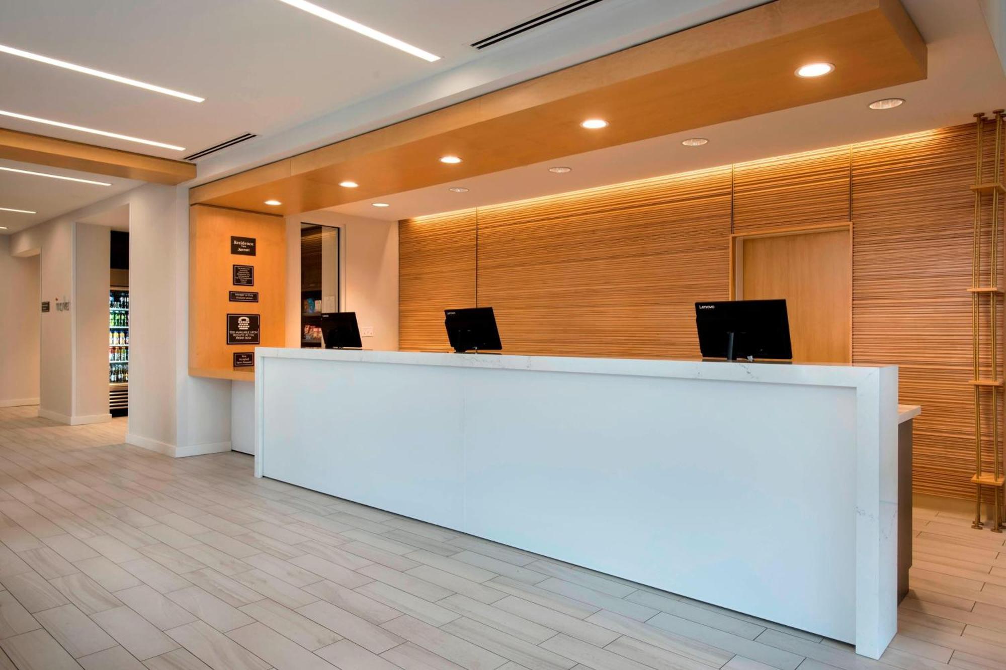 Residence Inn By Marriott New York Long Island East End Ривърхед Екстериор снимка