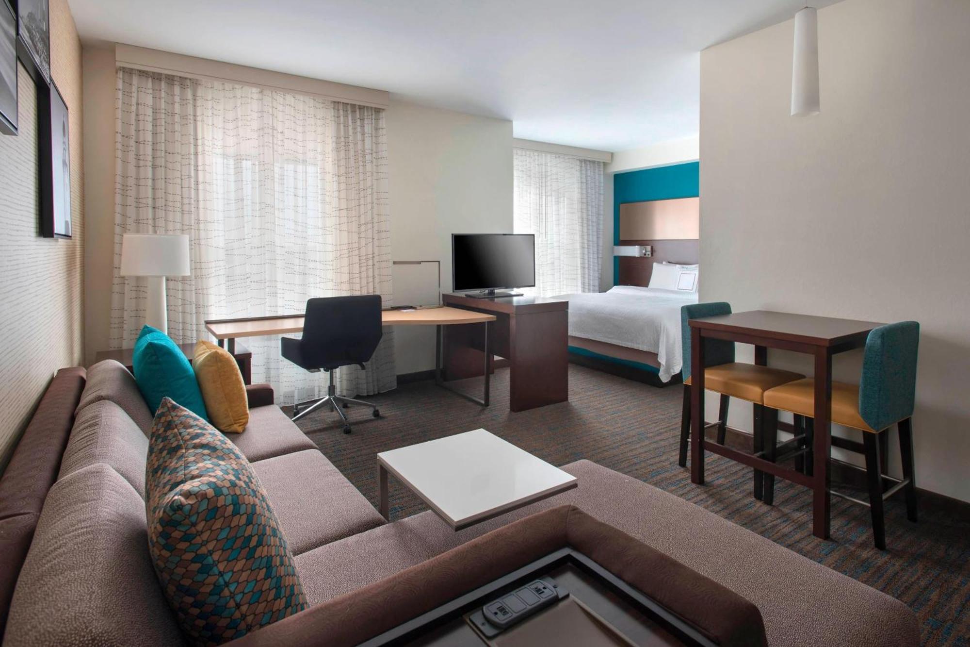 Residence Inn By Marriott New York Long Island East End Ривърхед Екстериор снимка