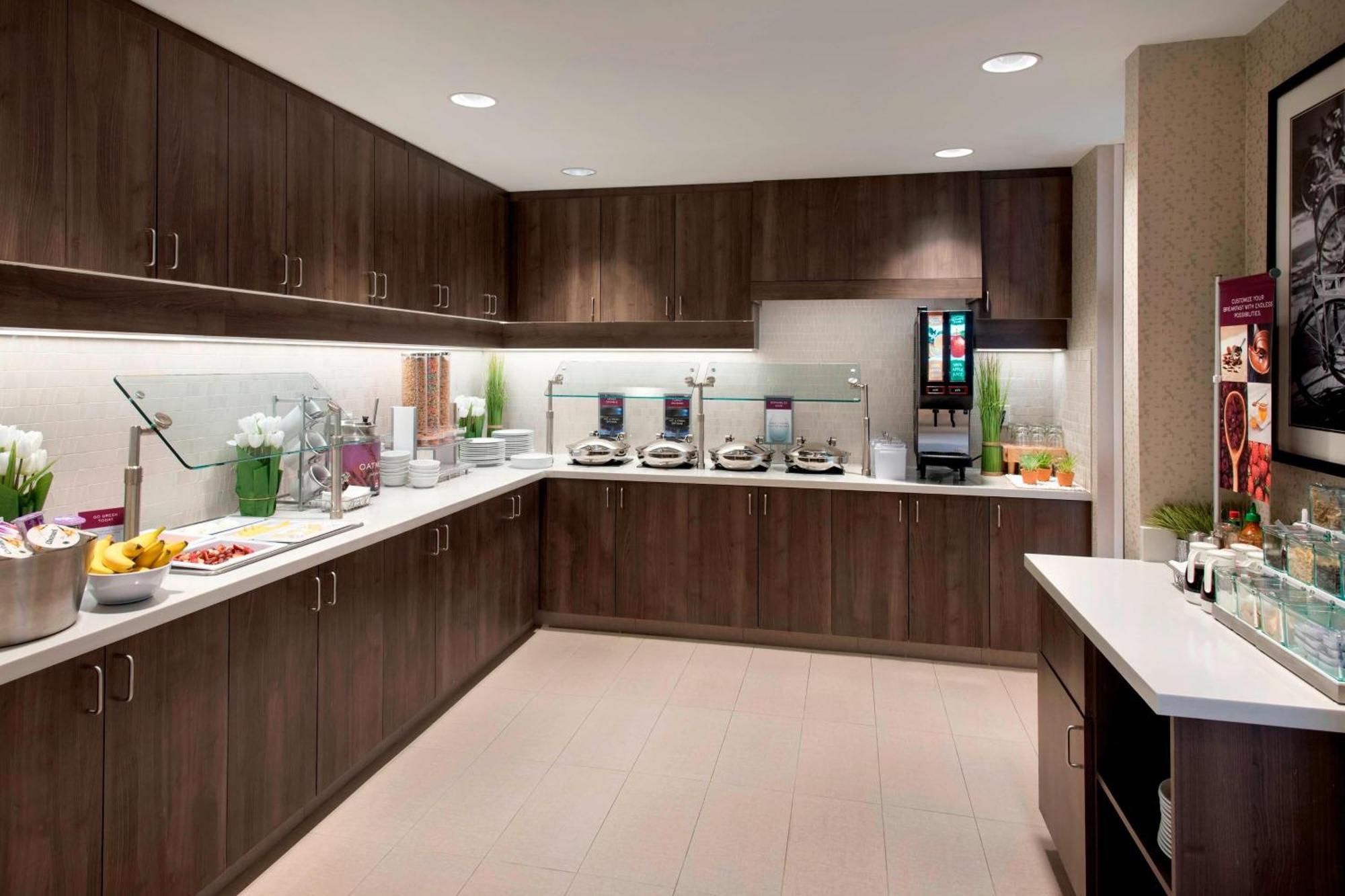 Residence Inn By Marriott New York Long Island East End Ривърхед Екстериор снимка